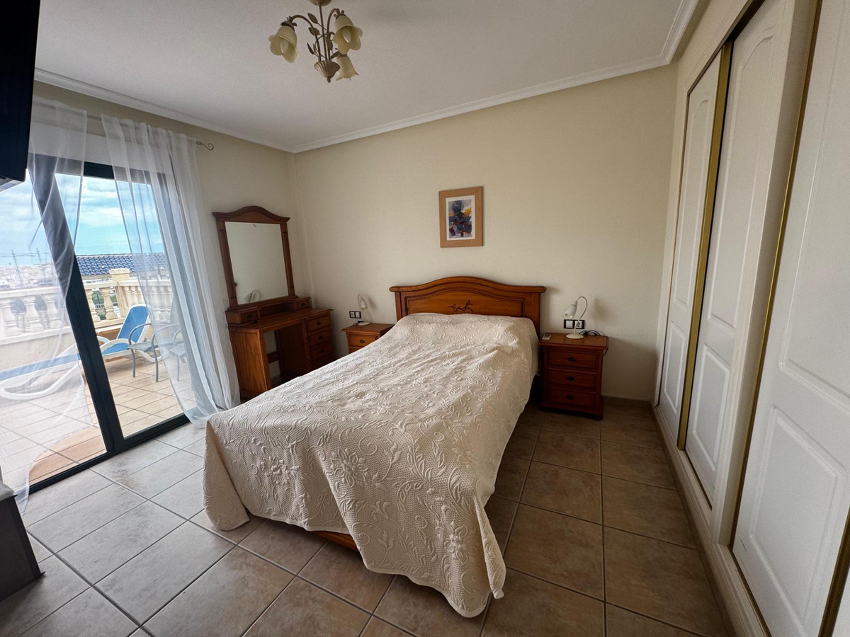 Se vende Bungalow de 4 dormitorios en Costa Blanca, Alicante, España