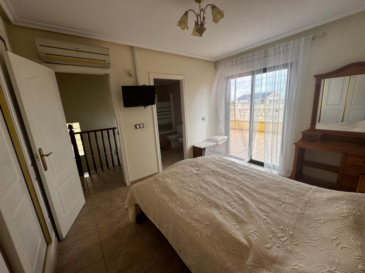 Se vende Bungalow de 4 dormitorios en Costa Blanca, Alicante, España