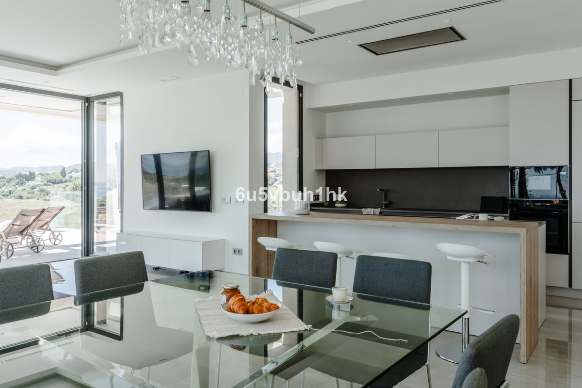 5 Bed Townhouse for sale in Estepona Costa Del Sol, Málaga, Spain