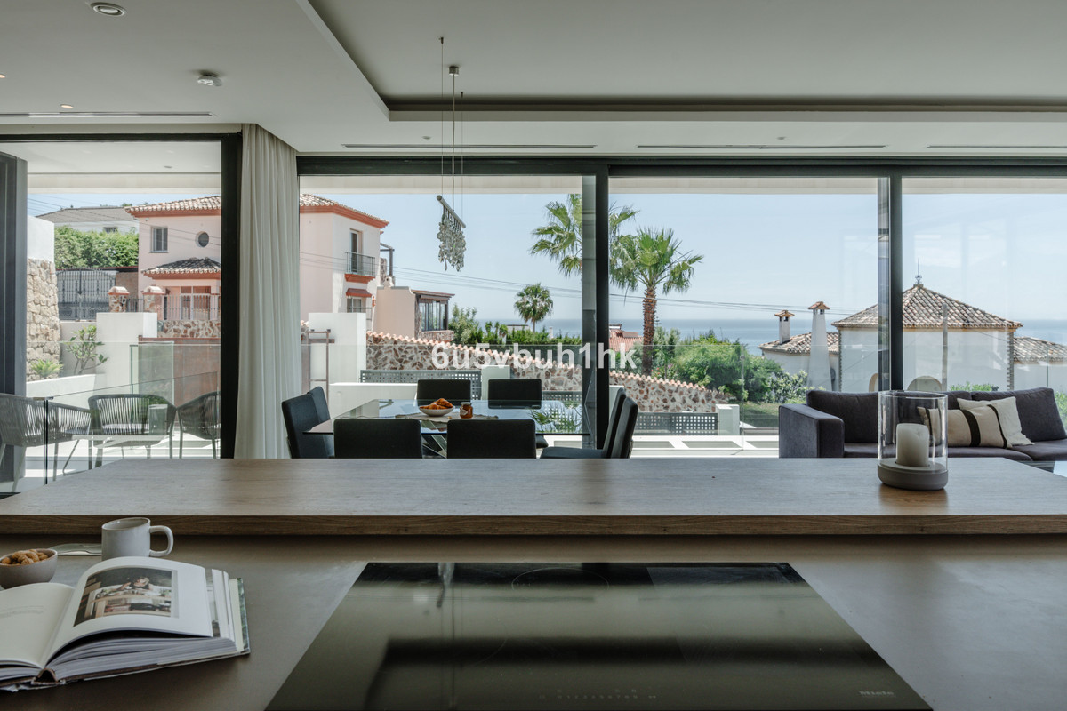 5 Bed Townhouse for sale in Estepona Costa Del Sol, Málaga, Spain