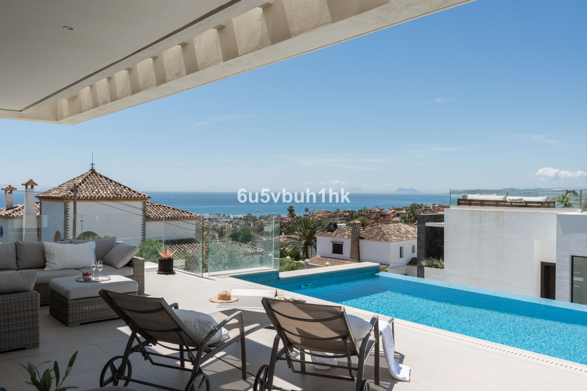 5 Bed Townhouse for sale in Estepona Costa Del Sol, Málaga, Spain