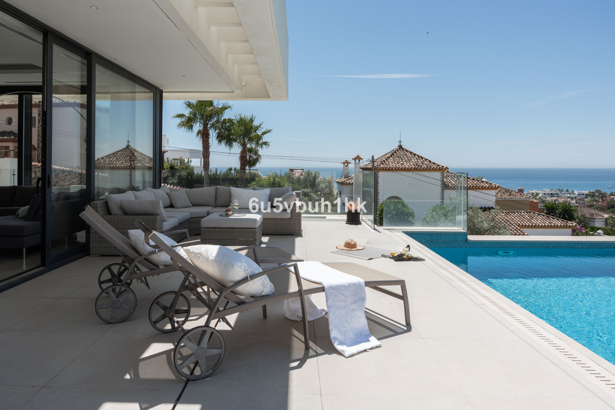 5 Bed Townhouse for sale in Estepona Costa Del Sol, Málaga, Spain