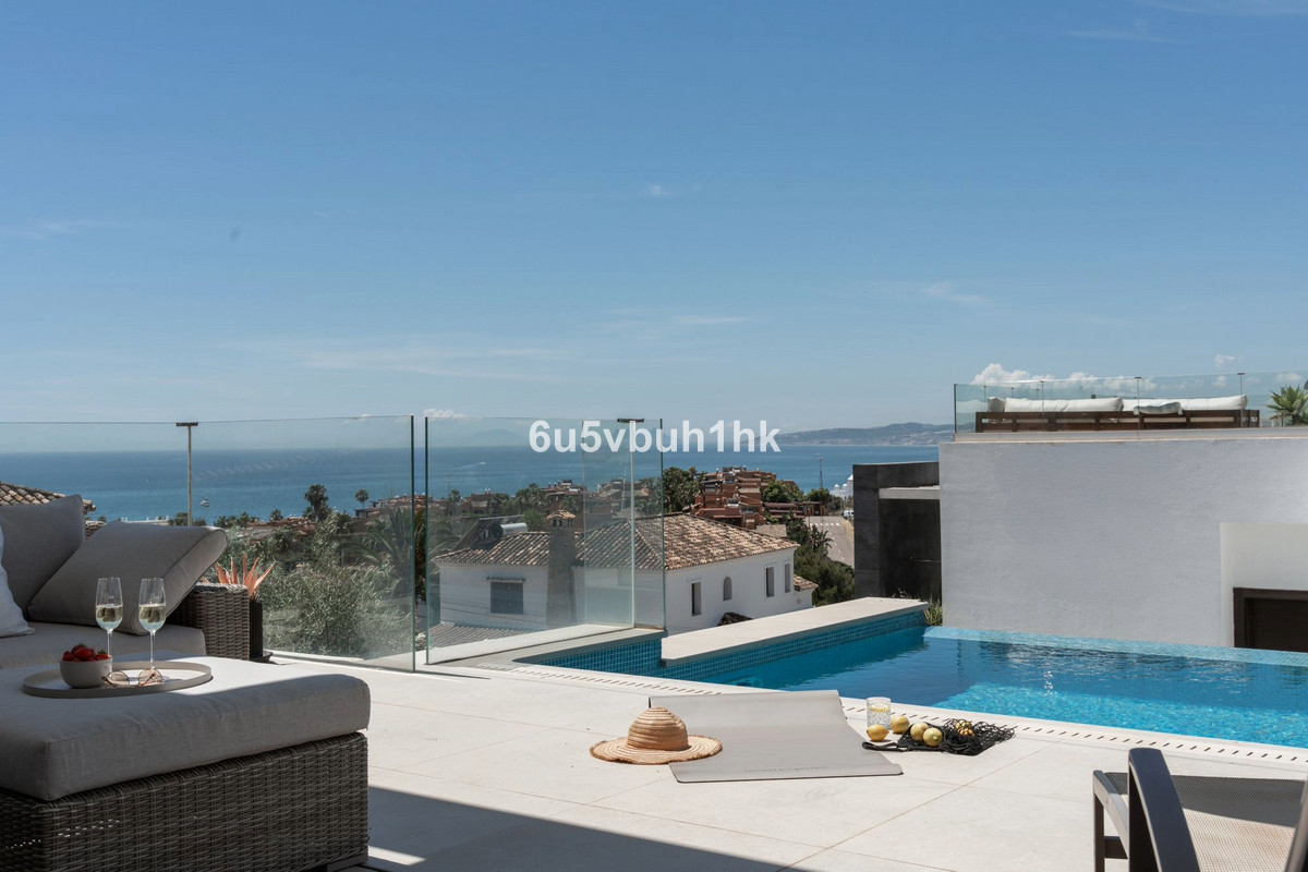 5 Bed Townhouse for sale in Estepona Costa Del Sol, Málaga, Spain