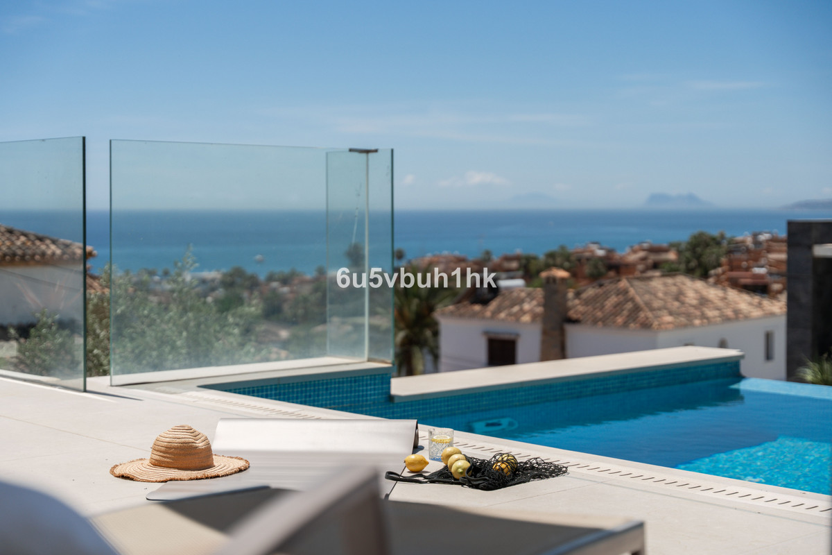 5 Bed Townhouse for sale in Estepona Costa Del Sol, Málaga, Spain