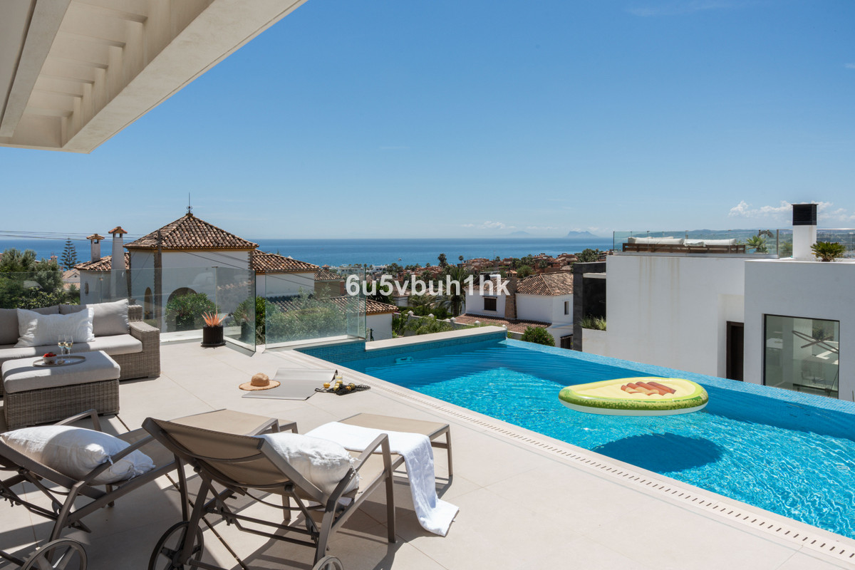 5 Bed Townhouse for sale in Estepona Costa Del Sol, Málaga, Spain