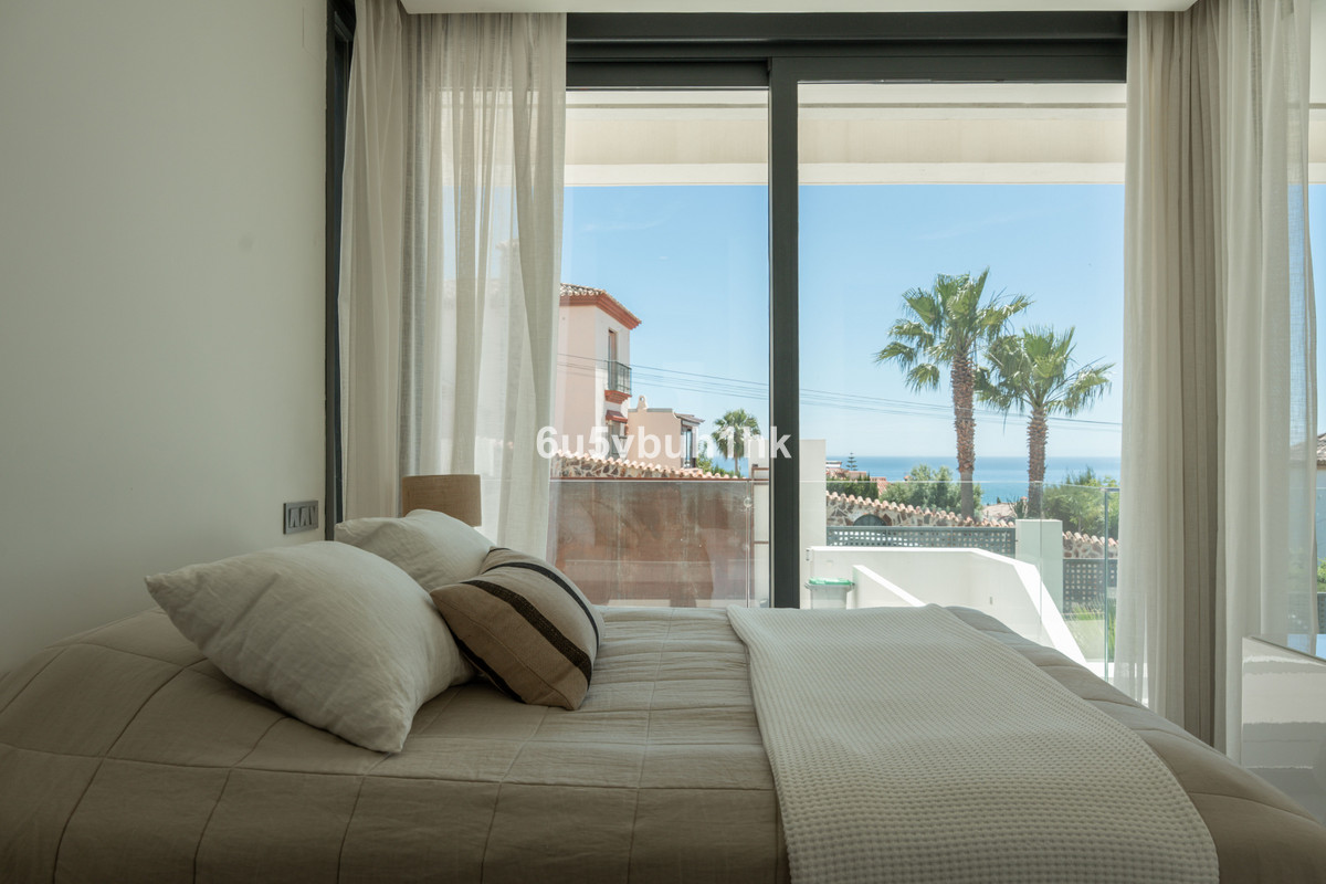 5 Bed Townhouse for sale in Estepona Costa Del Sol, Málaga, Spain