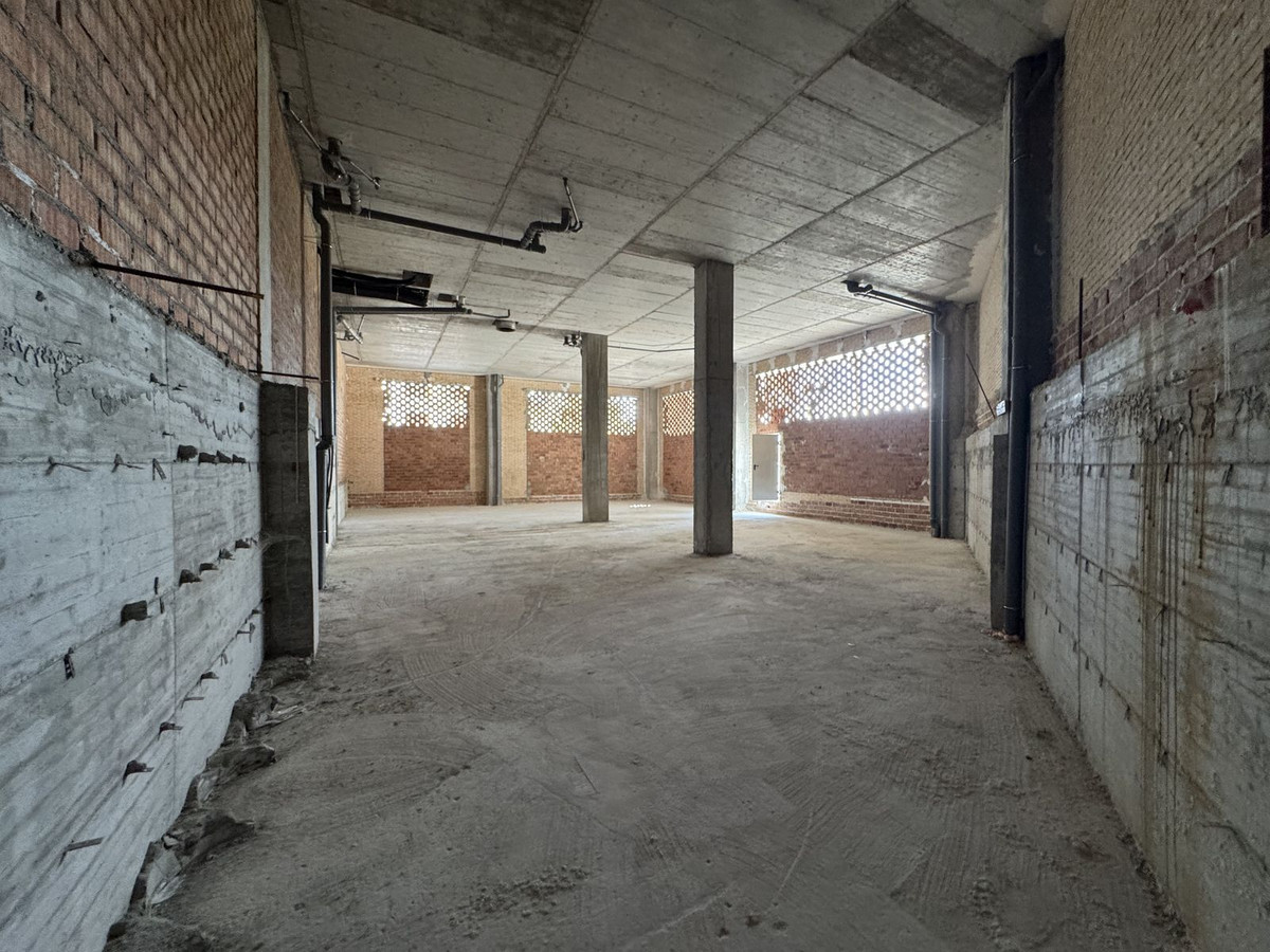 Commercial unit for sale in La Campana Costa Del Sol, Málaga, Spain