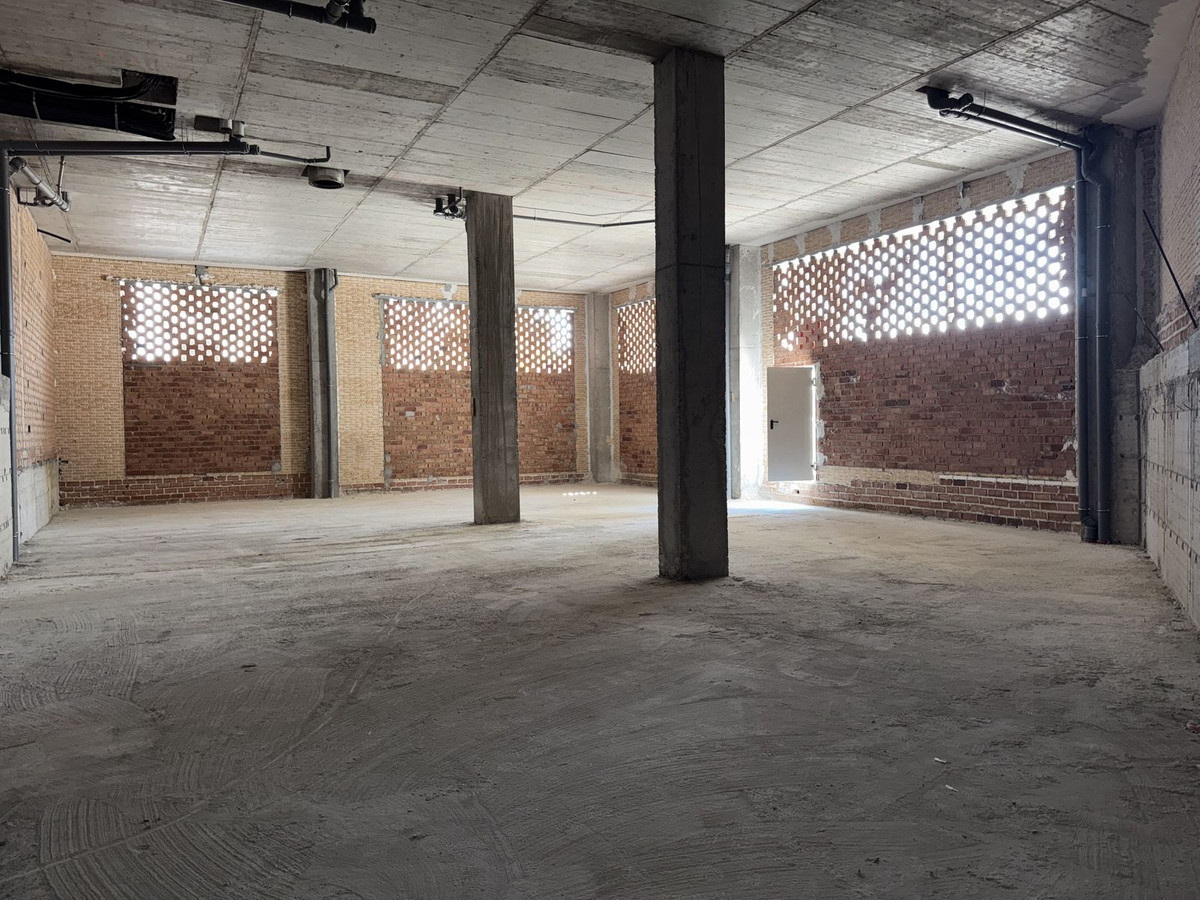 Commercial unit for sale in La Campana Costa Del Sol, Málaga, Spain