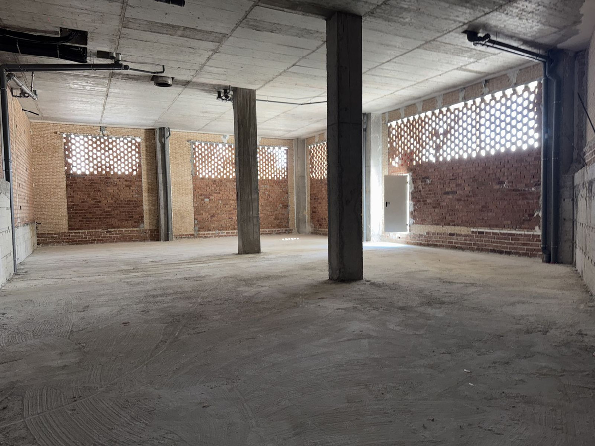 Commercial unit for sale in La Campana Costa Del Sol, Málaga, Spain