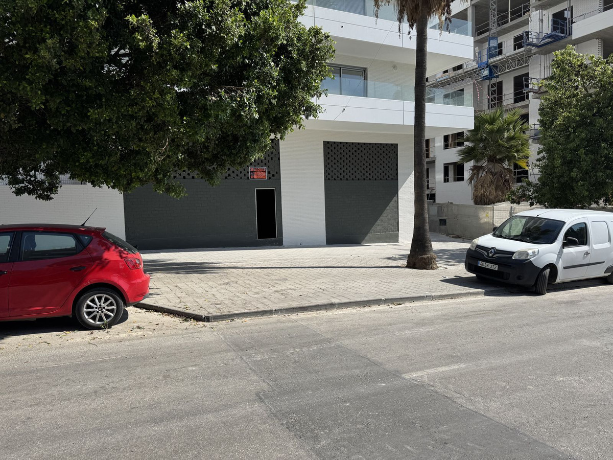 Commercial unit for sale in La Campana Costa Del Sol, Málaga, Spain