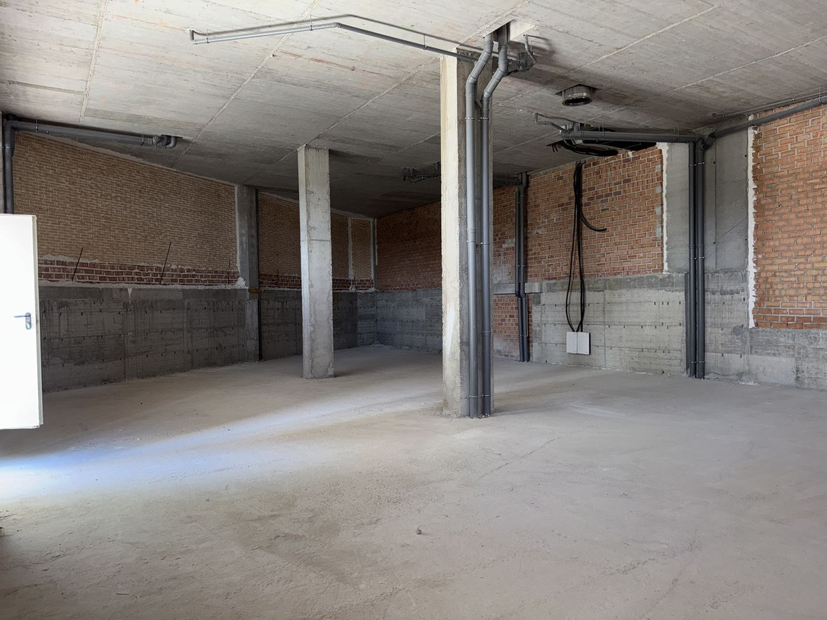 Commercial unit for sale in La Campana Costa Del Sol, Málaga, Spain