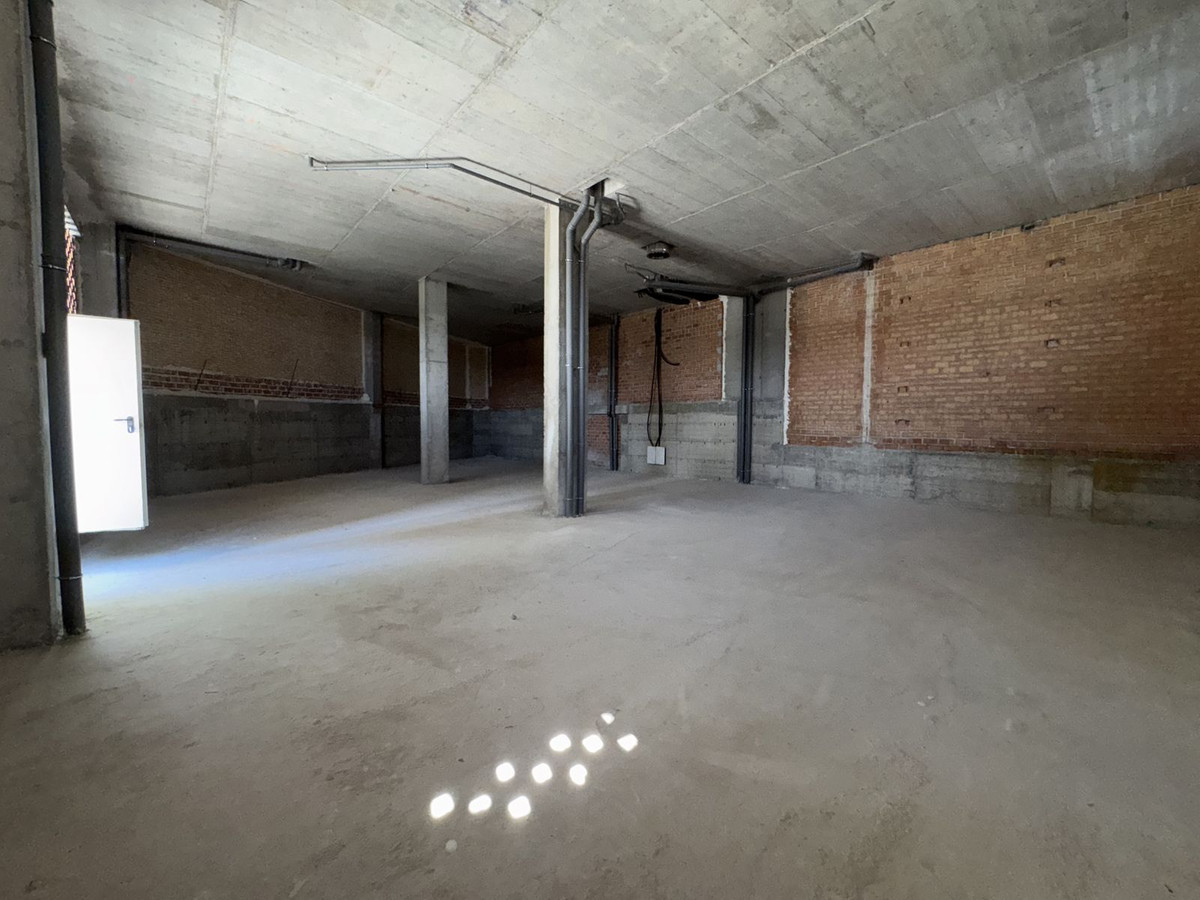 Commercial unit for sale in La Campana Costa Del Sol, Málaga, Spain