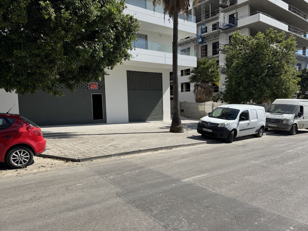 Commercial unit for sale in La Campana Costa Del Sol, Málaga, Spain