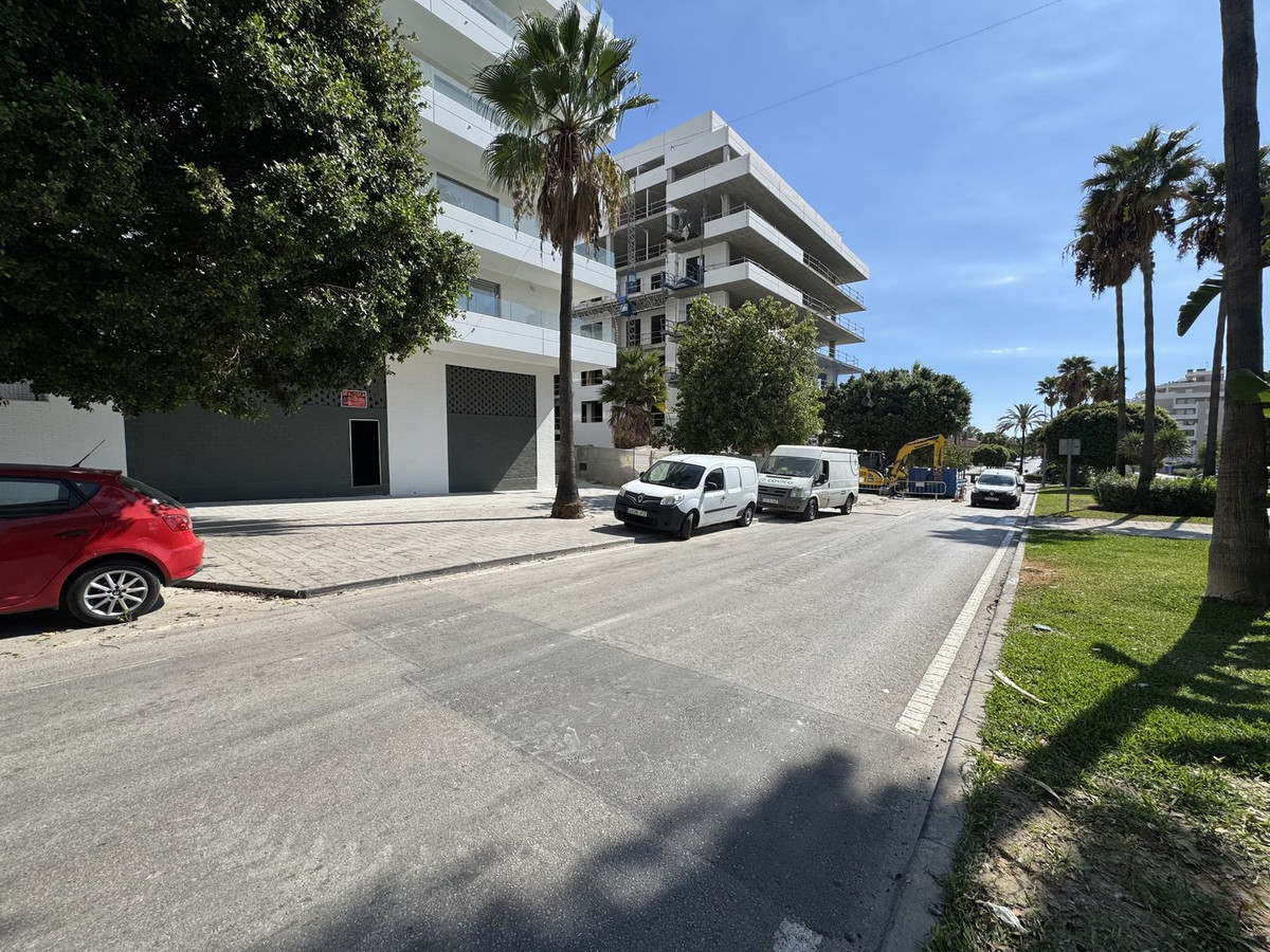 Commercial unit for sale in La Campana Costa Del Sol, Málaga, Spain