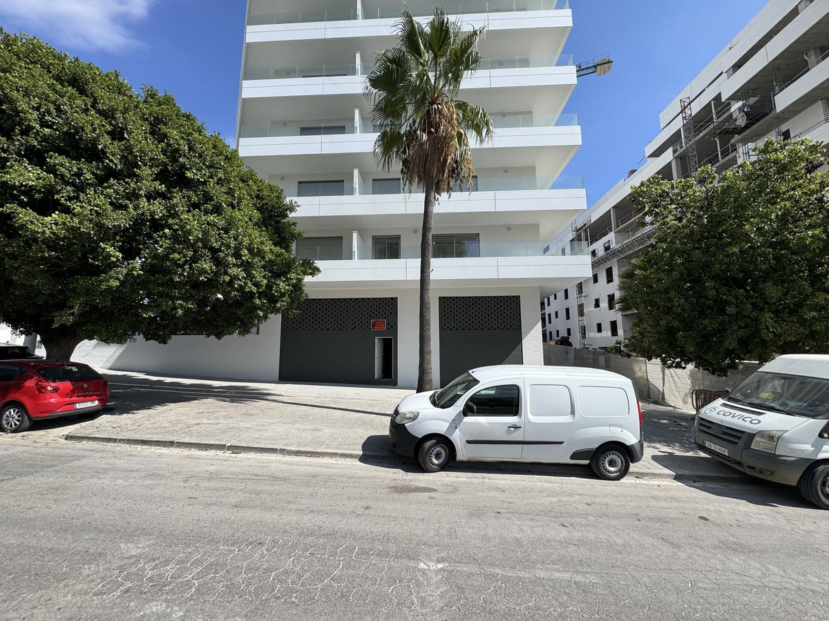 Commercial unit for sale in La Campana Costa Del Sol, Málaga, Spain