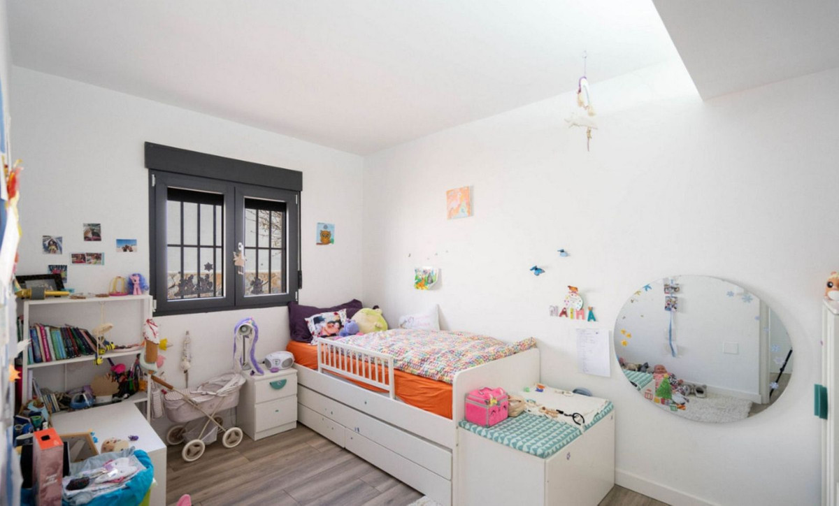 Se vende Villa - Chalet de 5 dormitorios en Costa Blanca, Alicante, España