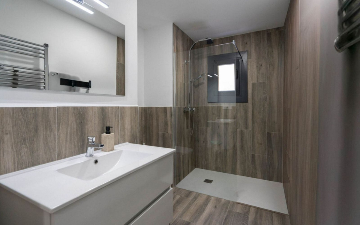 Se vende Villa - Chalet de 5 dormitorios en Costa Blanca, Alicante, España