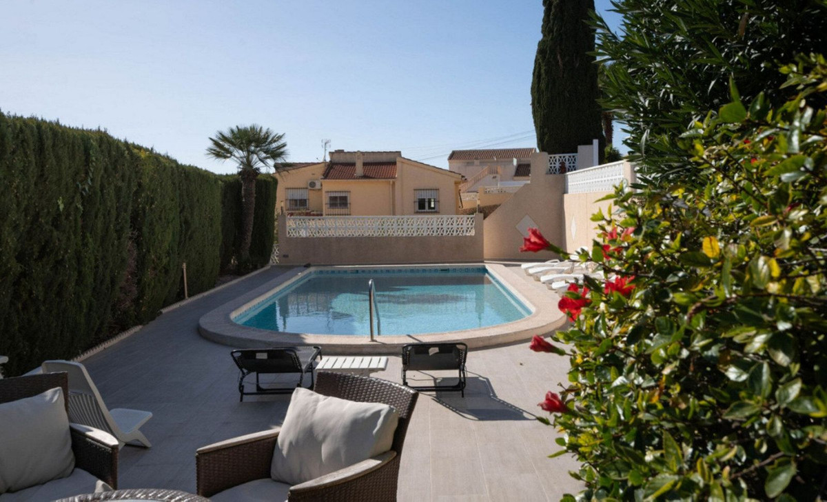 Se vende Villa - Chalet de 5 dormitorios en Costa Blanca, Alicante, España