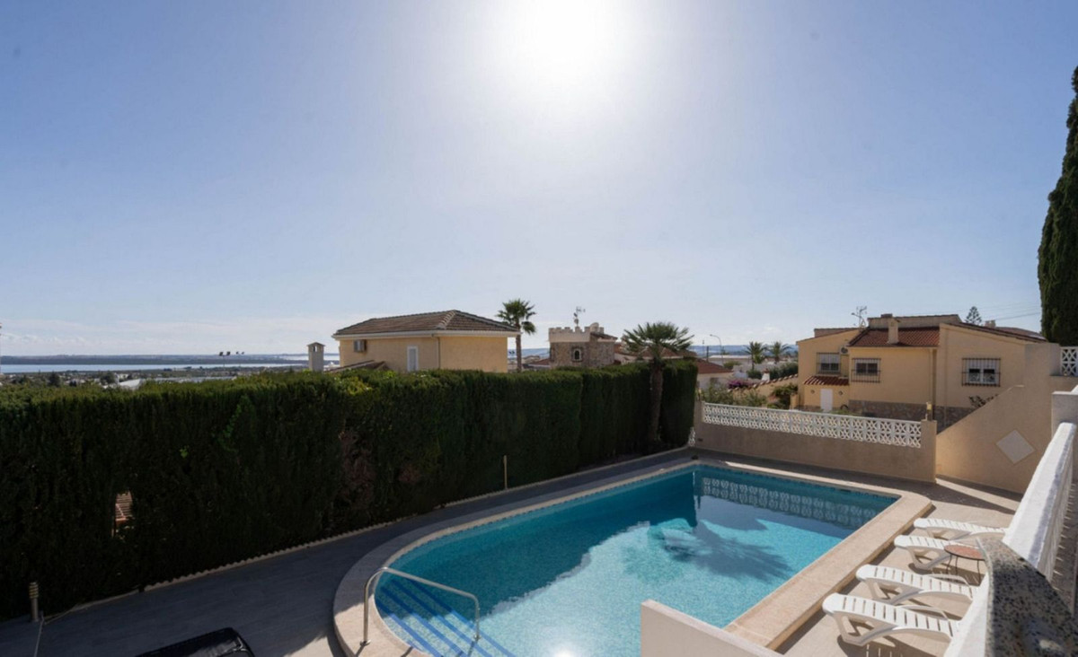 Se vende Villa - Chalet de 5 dormitorios en Costa Blanca, Alicante, España