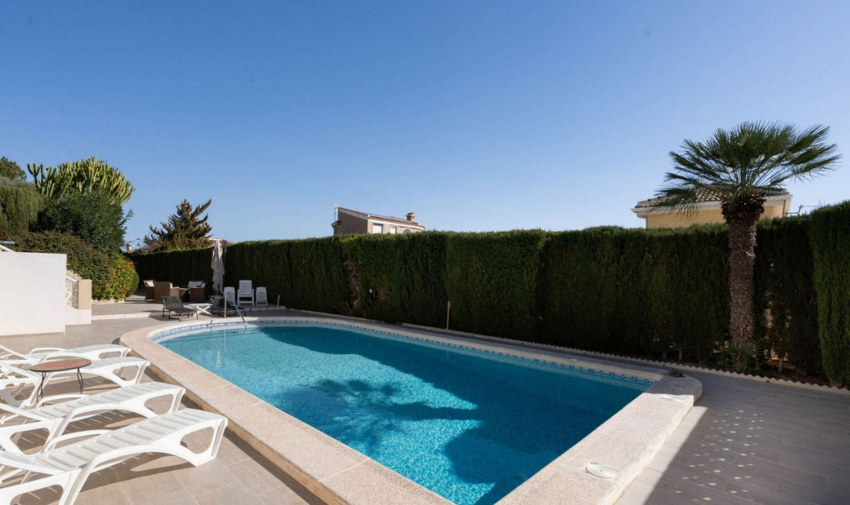 Se vende Villa - Chalet de 5 dormitorios en Costa Blanca, Alicante, España