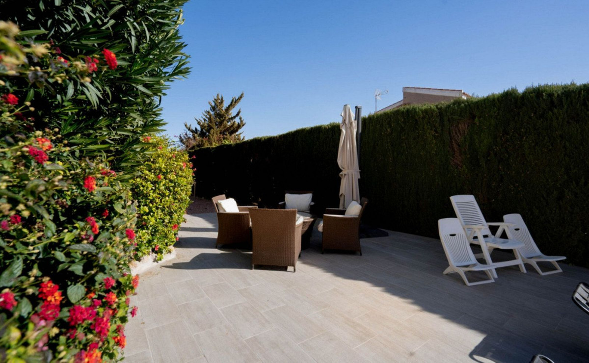 Se vende Villa - Chalet de 5 dormitorios en Costa Blanca, Alicante, España
