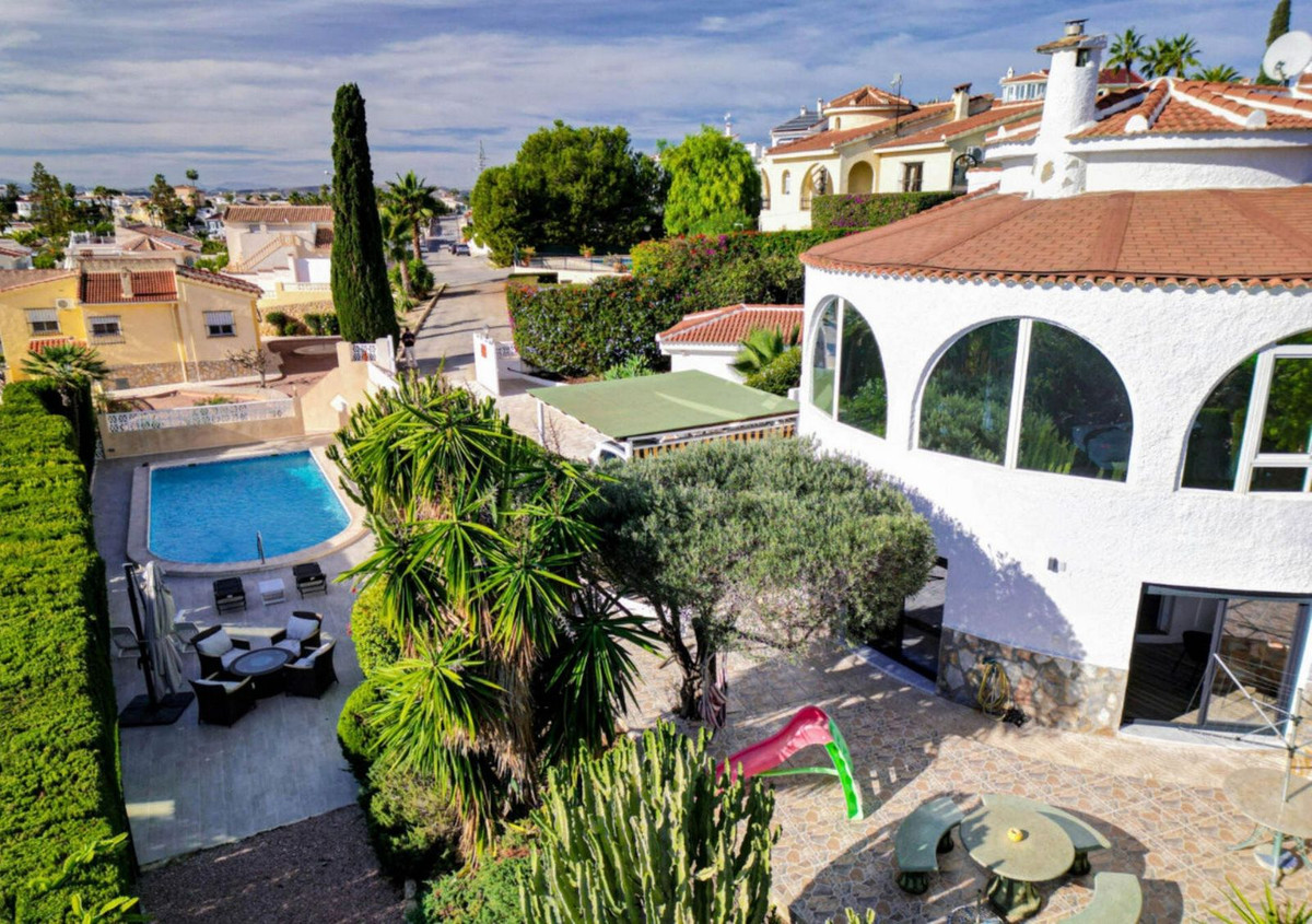 Se vende Villa - Chalet de 5 dormitorios en Costa Blanca, Alicante, España