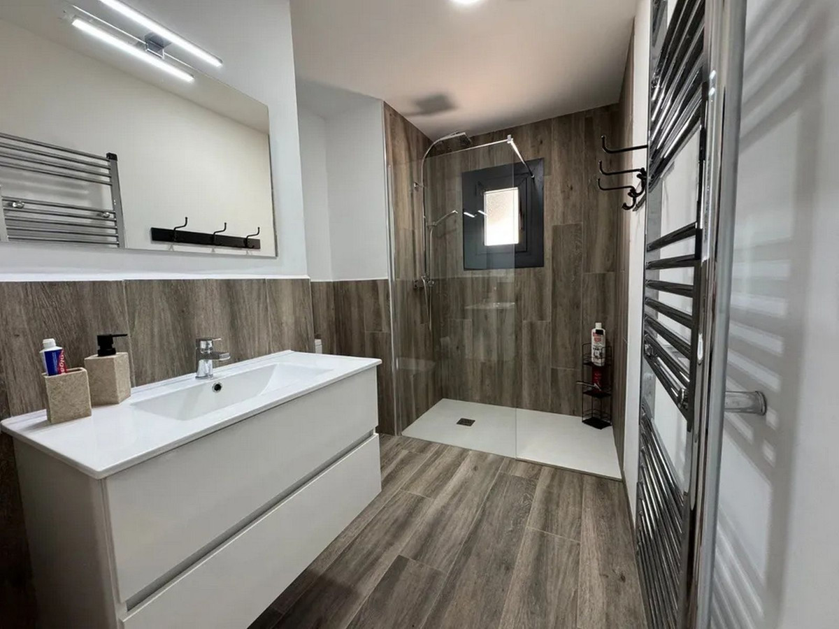 Se vende Villa - Chalet de 5 dormitorios en Costa Blanca, Alicante, España