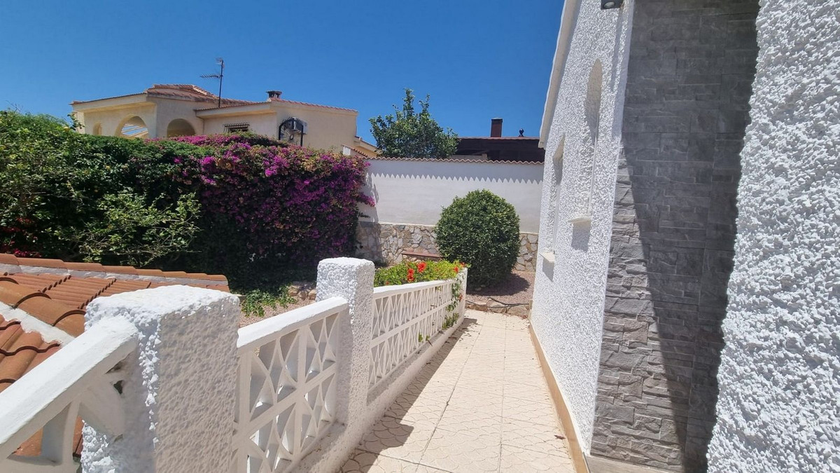 Se vende Villa - Chalet de 5 dormitorios en Costa Blanca, Alicante, España