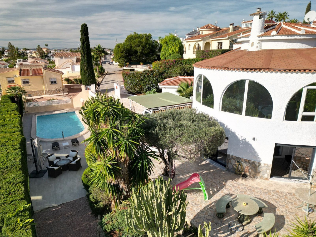Se vende Villa - Chalet de 5 dormitorios en Costa Blanca, Alicante, España