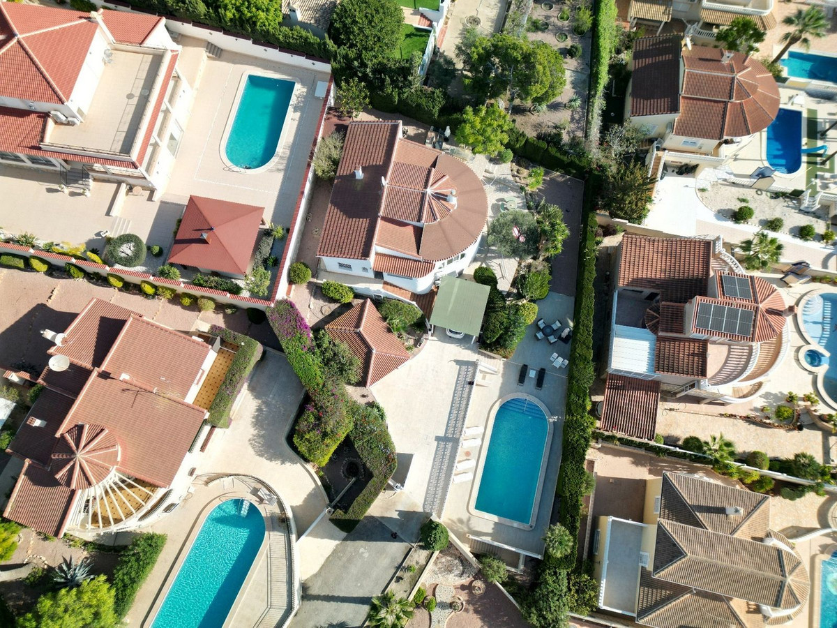 Se vende Villa - Chalet de 5 dormitorios en Costa Blanca, Alicante, España
