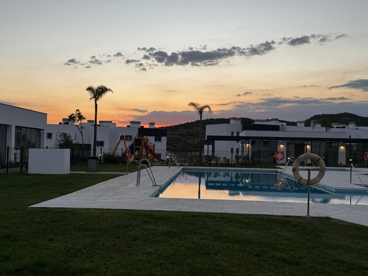 2 Bed Apartment for sale in Estepona Costa Del Sol, Málaga, Spain