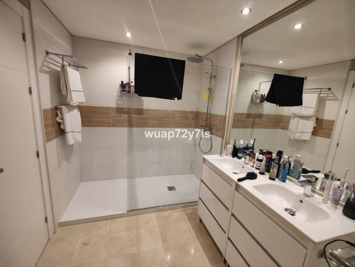 2 Bed Apartment for sale in Puerto Banús Costa Del Sol, Málaga, Spain