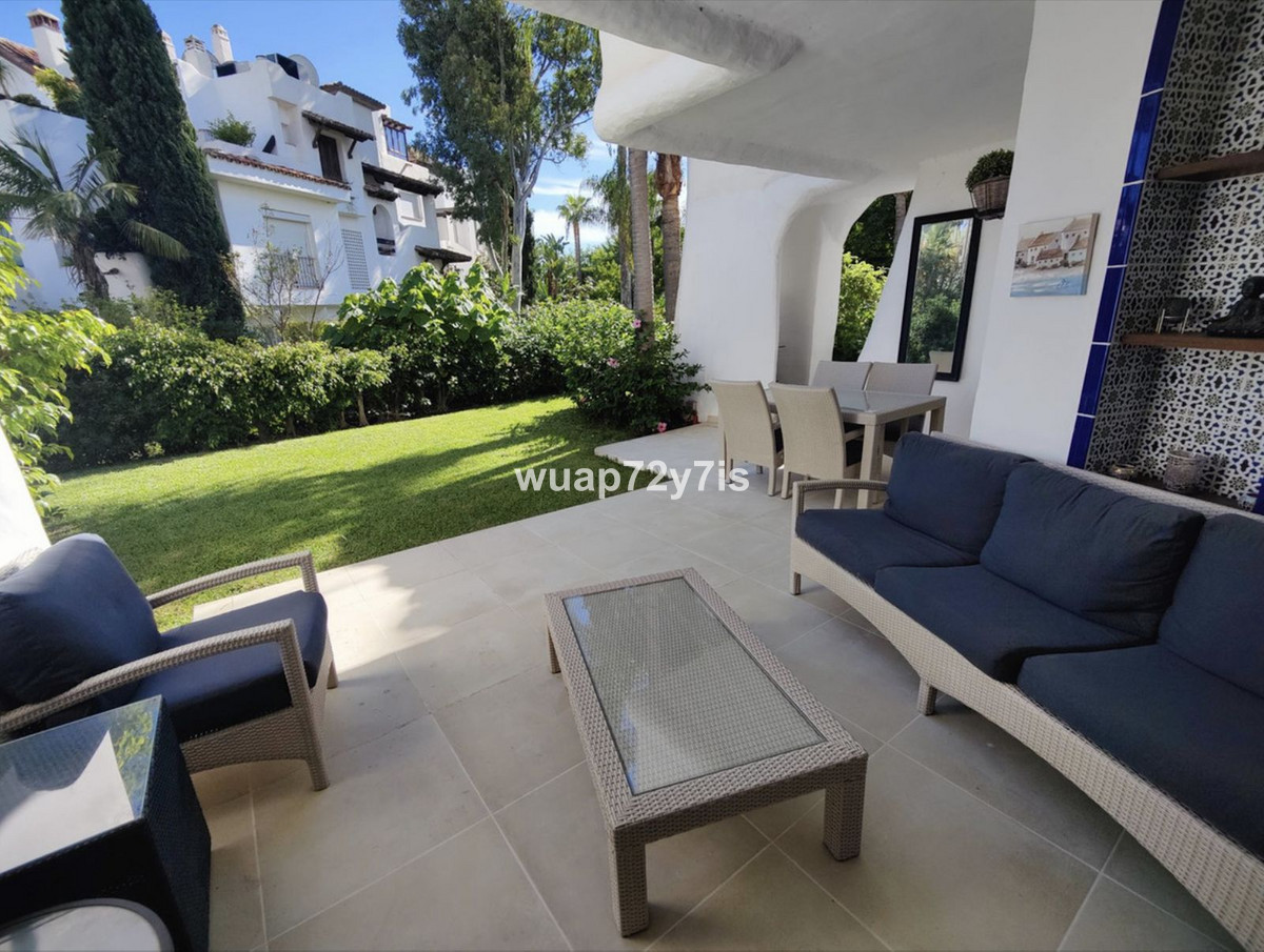 2 Bed Apartment for sale in Puerto Banús Costa Del Sol, Málaga, Spain