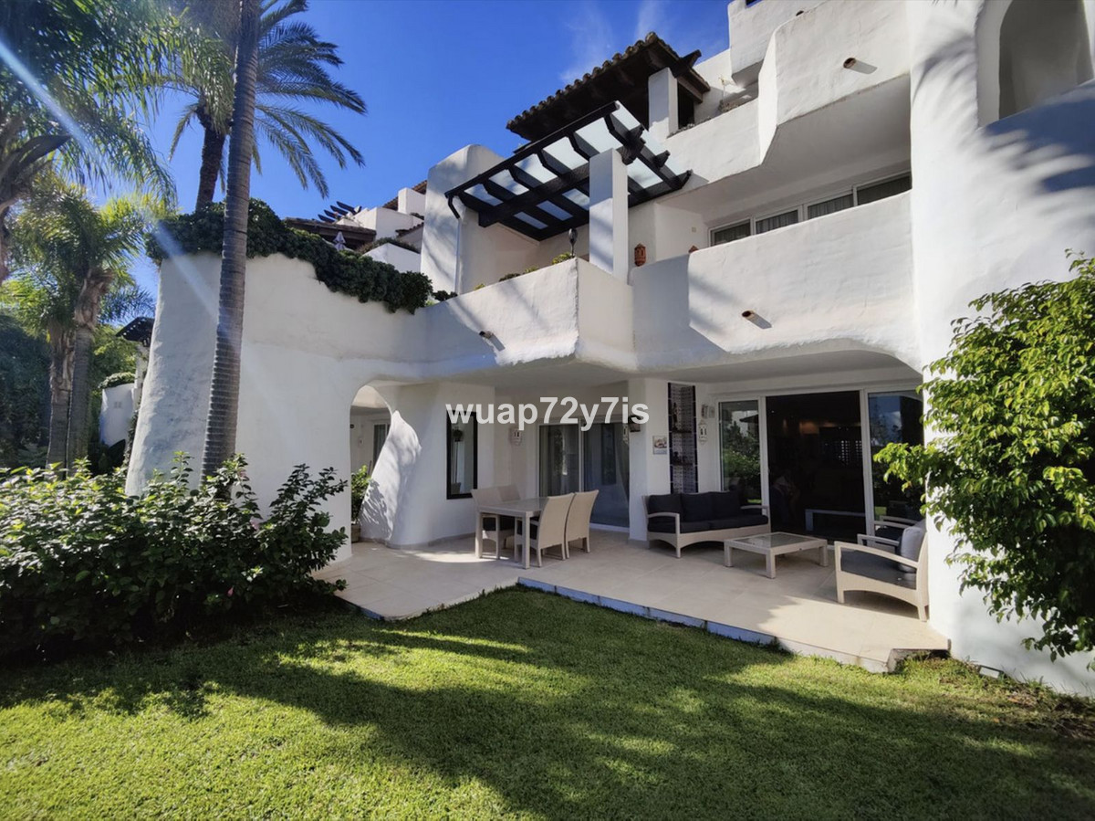 2 Bed Apartment for sale in Puerto Banús Costa Del Sol, Málaga, Spain