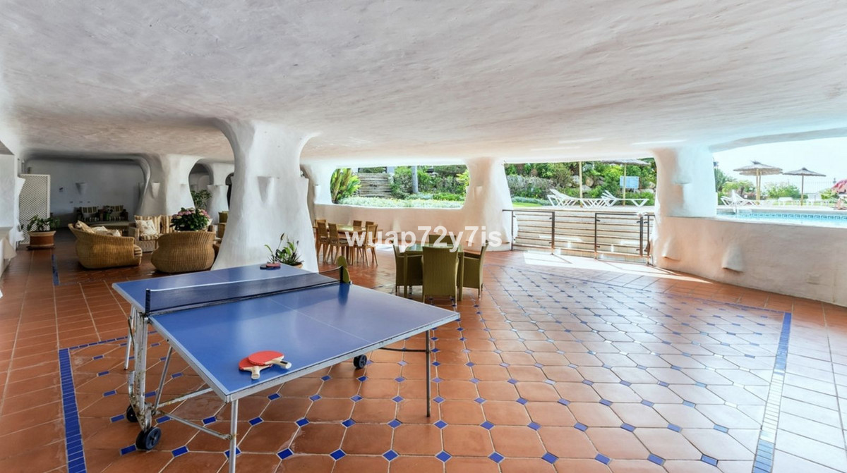 2 Bed Apartment for sale in Puerto Banús Costa Del Sol, Málaga, Spain