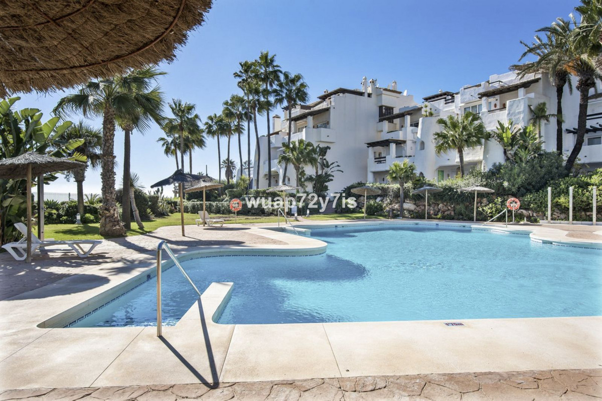 2 Bed Apartment for sale in Puerto Banús Costa Del Sol, Málaga, Spain