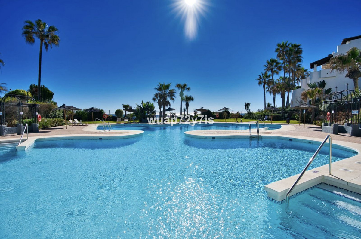 2 Bed Apartment for sale in Puerto Banús Costa Del Sol, Málaga, Spain