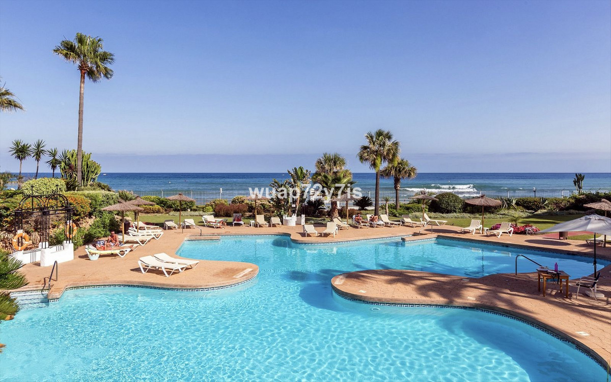 2 Bed Apartment for sale in Puerto Banús Costa Del Sol, Málaga, Spain