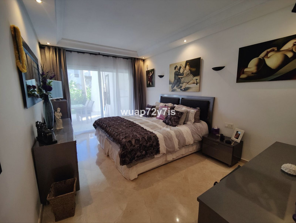 2 Bed Apartment for sale in Puerto Banús Costa Del Sol, Málaga, Spain