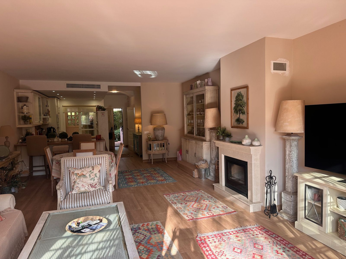 Se vende Pareada de 3 dormitorios en Costa Del Sol, Málaga, España