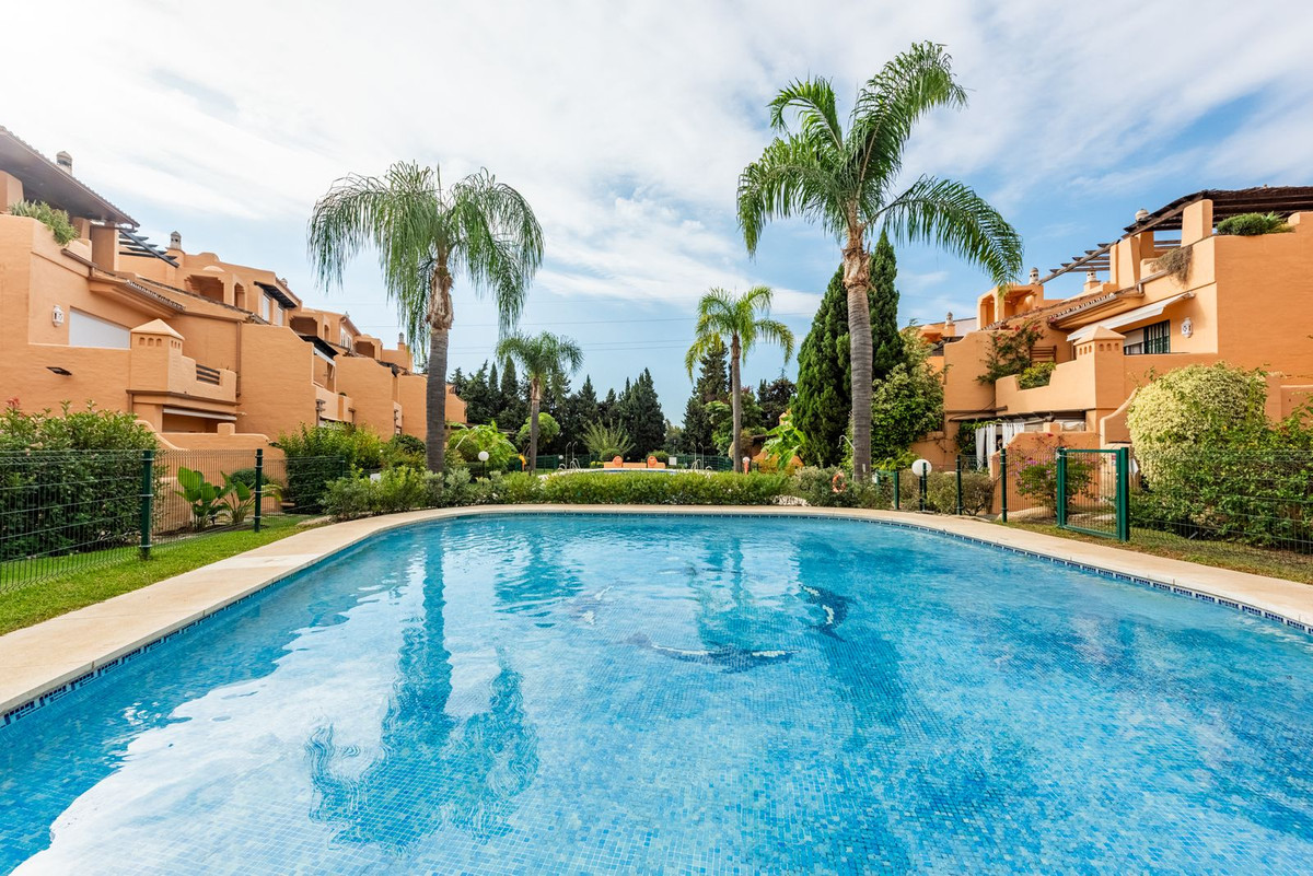 Se vende Pareada de 3 dormitorios en Costa Del Sol, Málaga, España