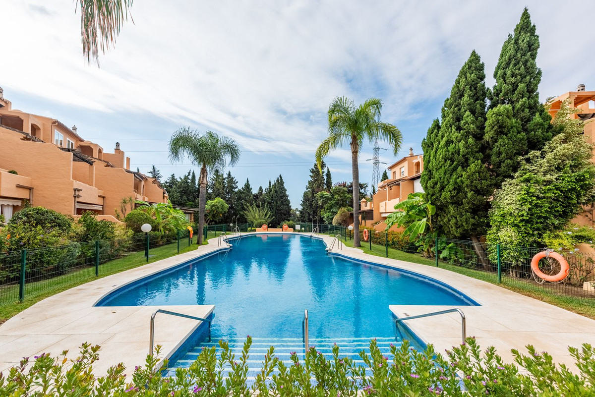 Se vende Pareada de 3 dormitorios en Costa Del Sol, Málaga, España