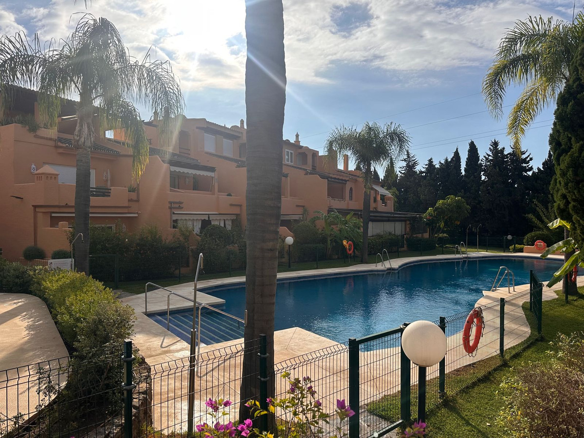 Se vende Pareada de 3 dormitorios en Costa Del Sol, Málaga, España