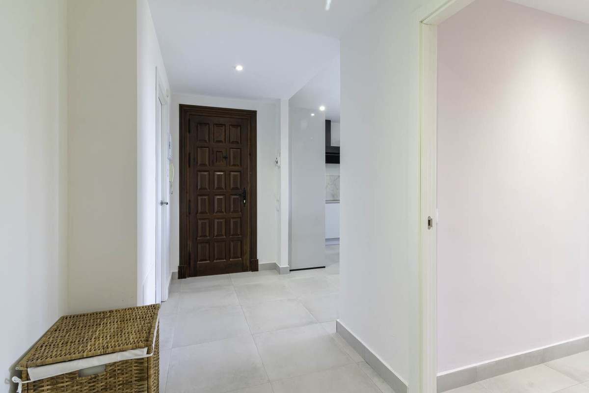 Se vende Apartamento Planta Media de 3 dormitorios en Costa Del Sol, Málaga, España