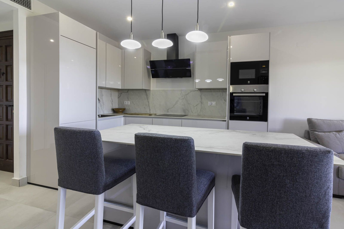 Se vende Apartamento Planta Media de 3 dormitorios en Costa Del Sol, Málaga, España