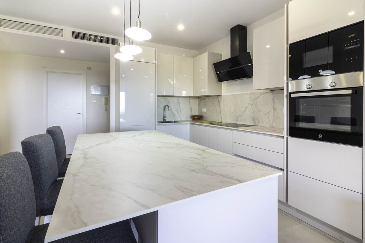 Se vende Apartamento Planta Media de 3 dormitorios en Costa Del Sol, Málaga, España