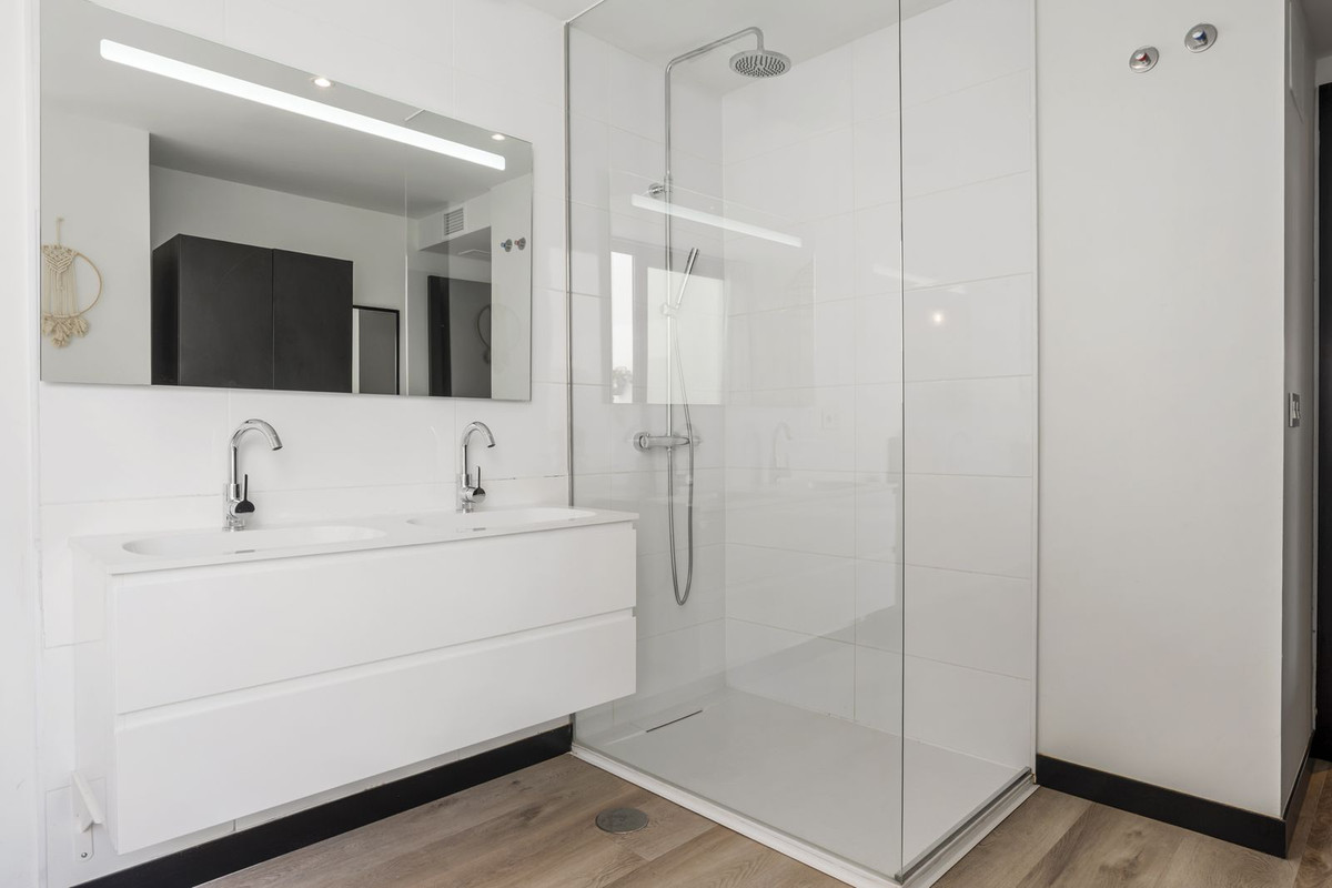 Se vende Apartamento Planta Baja de 2 dormitorios en Costa Del Sol, Málaga, España
