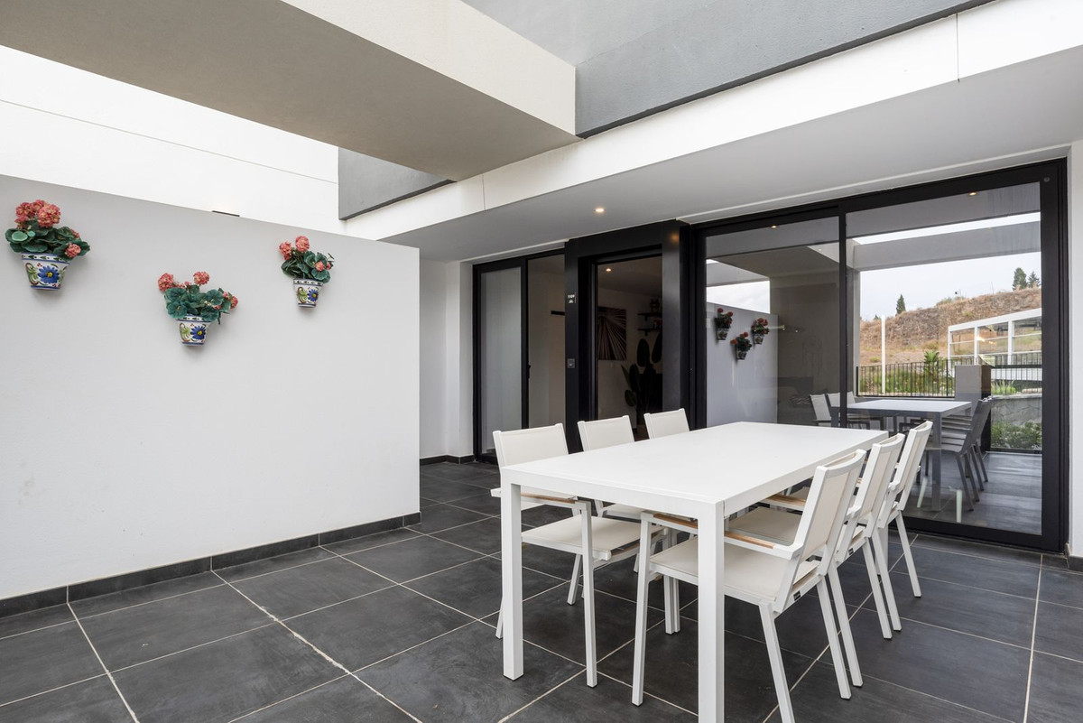Se vende Apartamento Planta Baja de 2 dormitorios en Costa Del Sol, Málaga, España