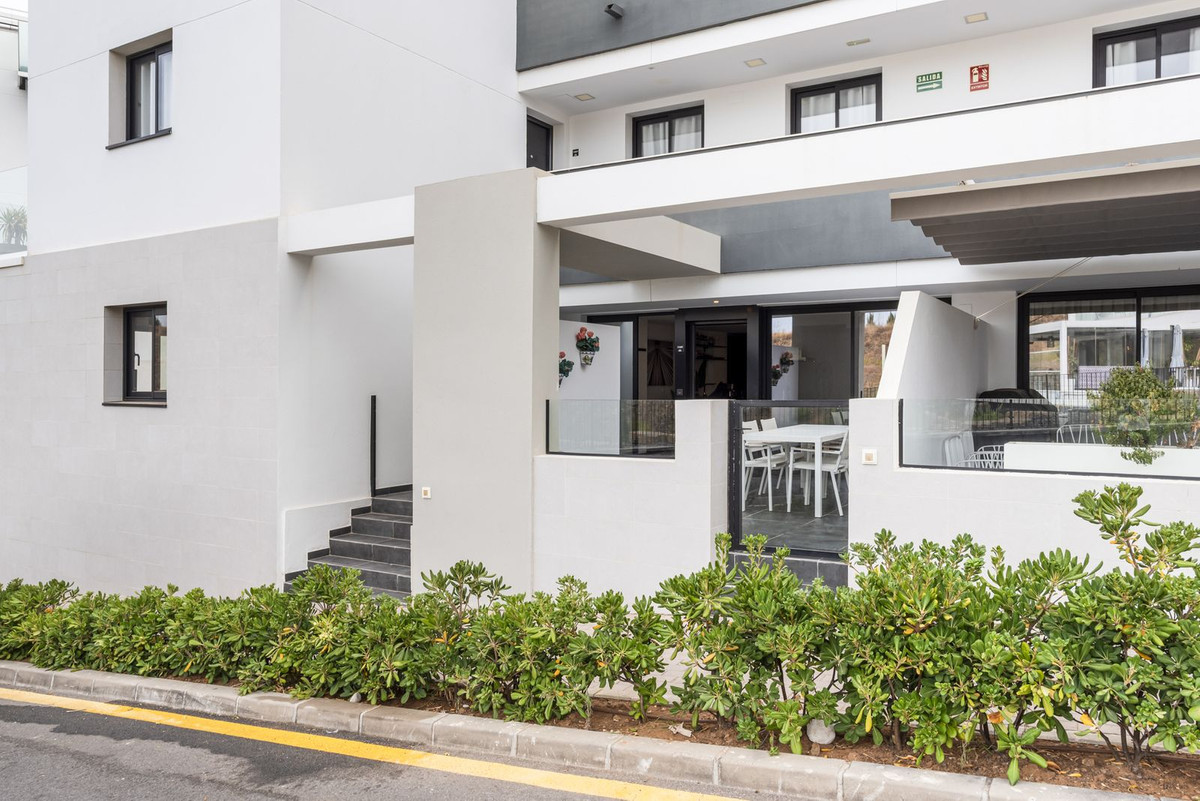 Se vende Apartamento Planta Baja de 2 dormitorios en Costa Del Sol, Málaga, España