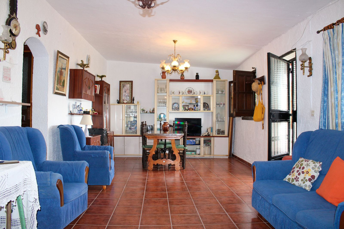 4 Bed Townhouse for sale in Nerja Costa Del Sol East, Málaga, Spain